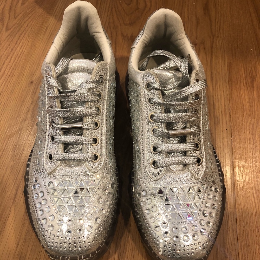 La Sheela Bedazzled Woman’s Sneakers